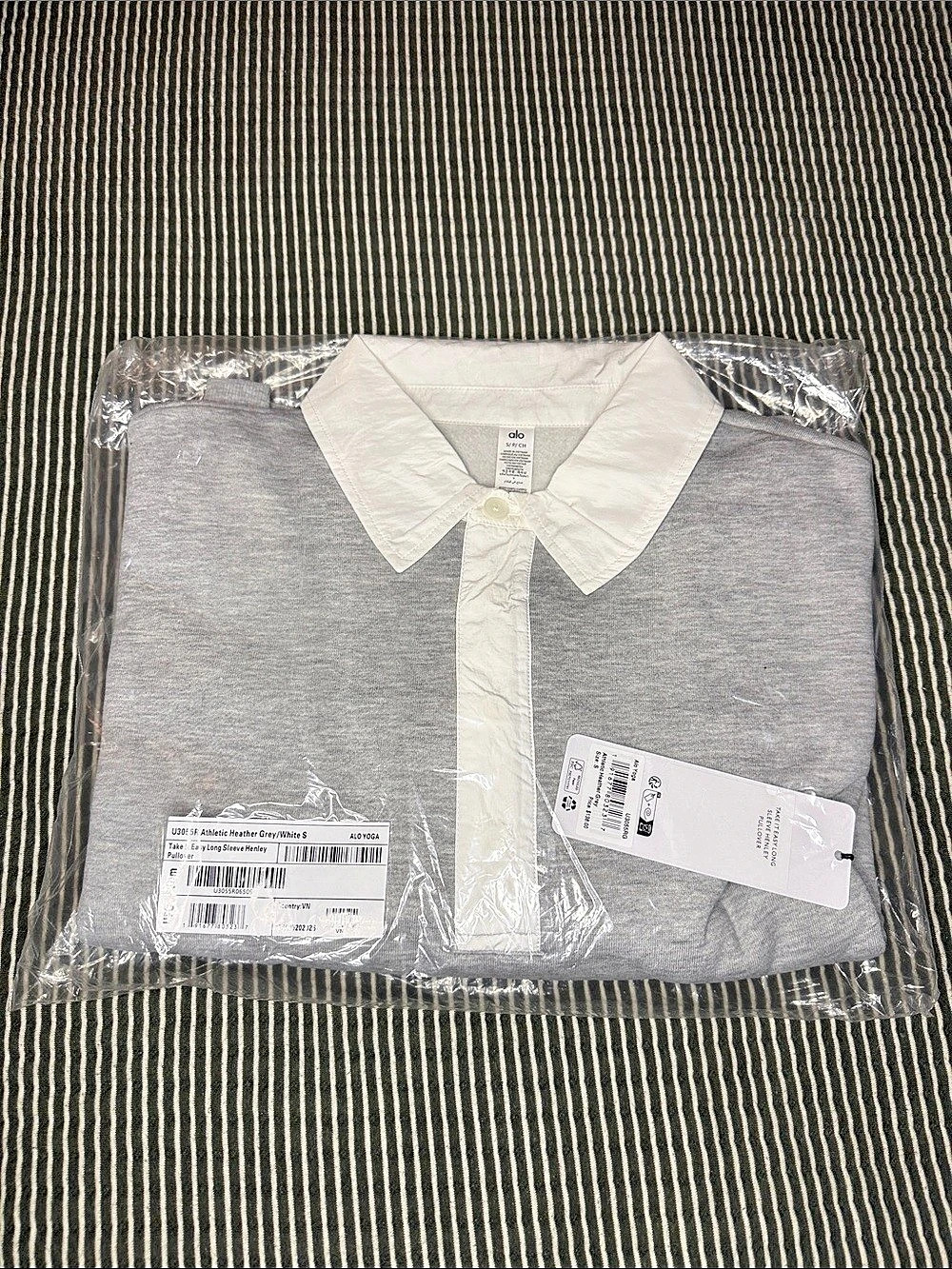 Alo Take It Easy Long Sleeve Henley Pullover Gray & White Size Small NWT